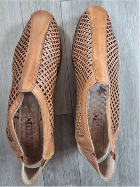 Women's Pikolinos Tan Perforated Leather Wedge Sandals S-9.5